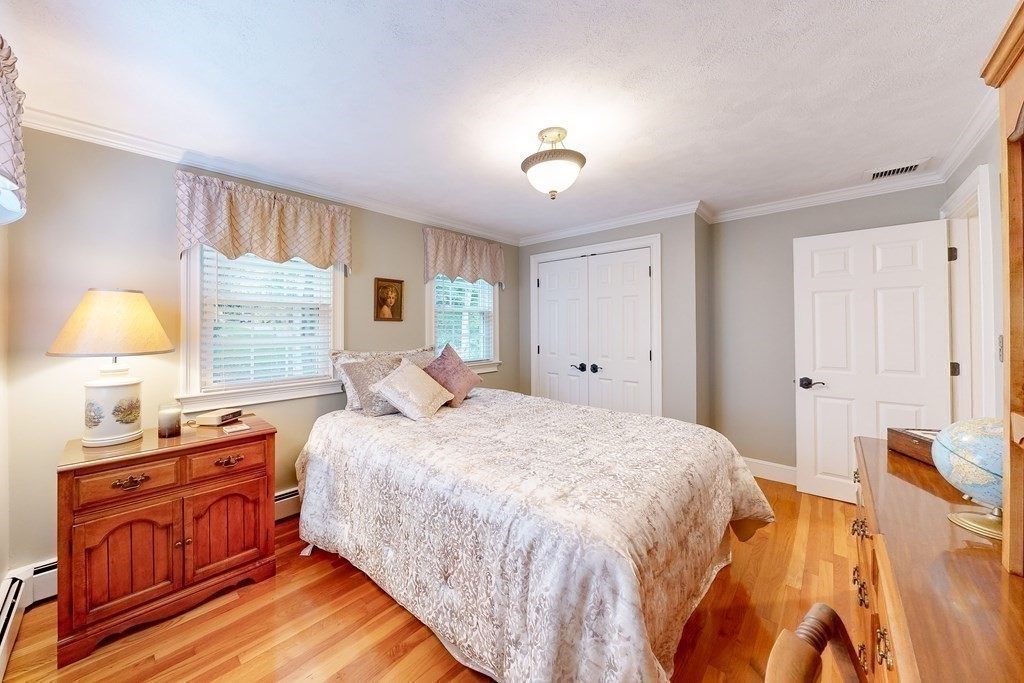 22 Forest St
