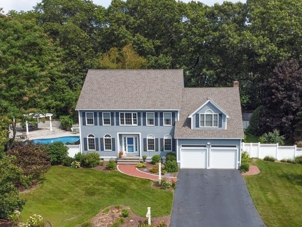 25 Newport Ln