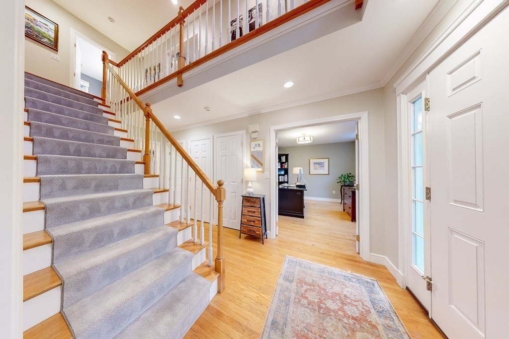 25 Newport Ln