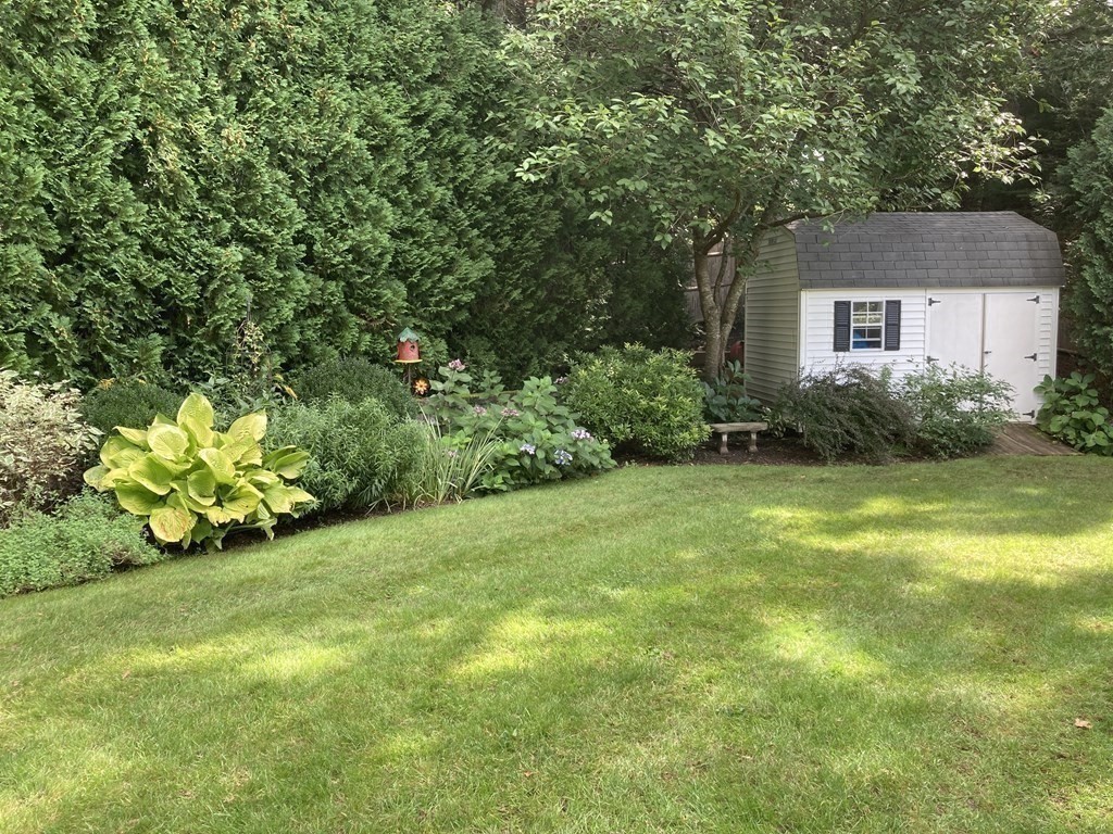 25 Newport Ln