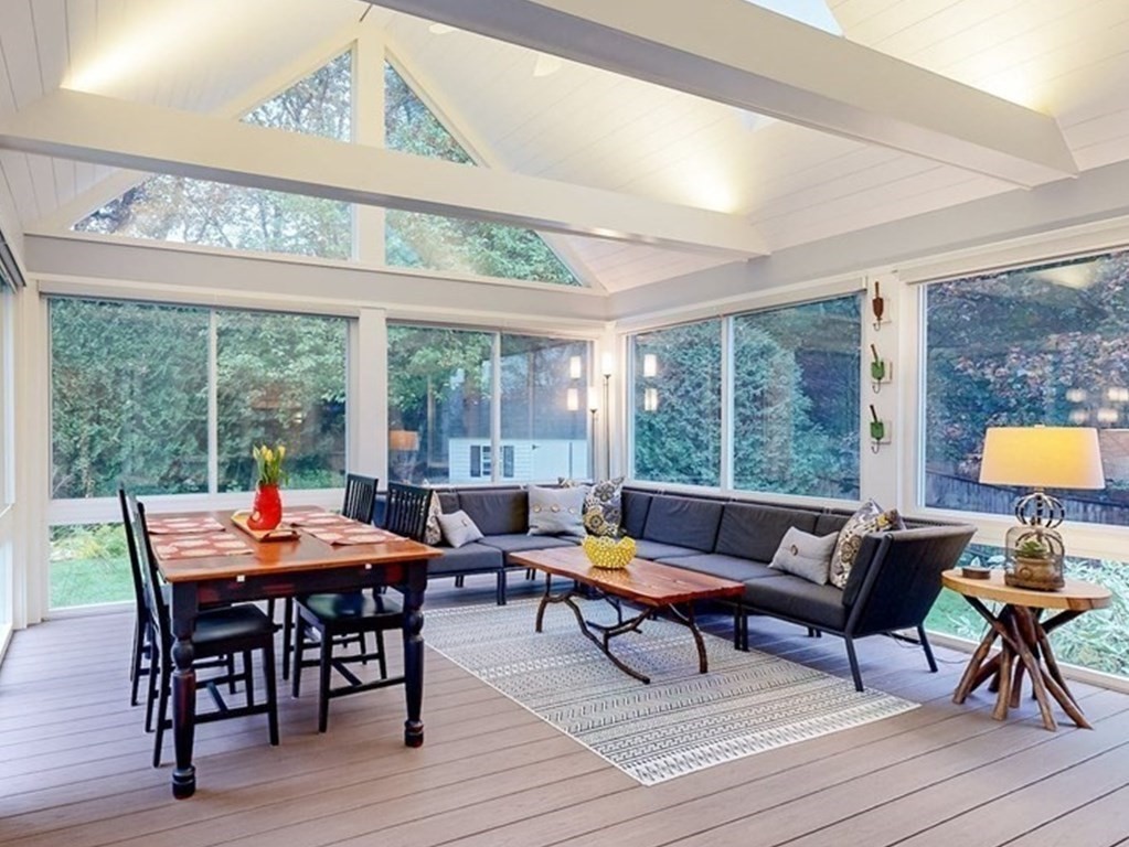 25 Newport Ln