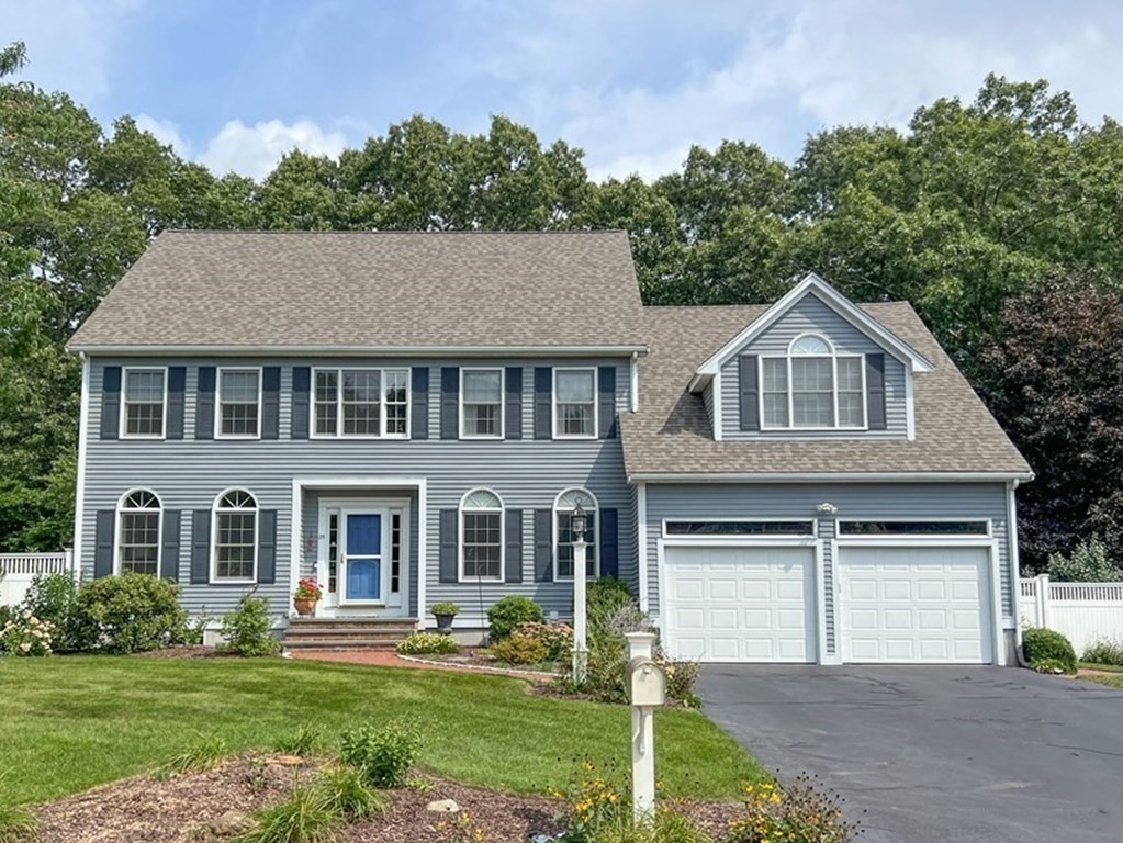 25 Newport Ln