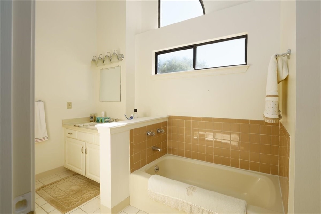 1 Country Club Ln # C