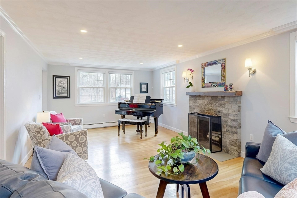 29 Kenney Rd