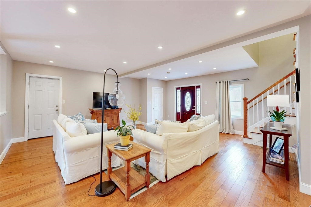 4 Philip St