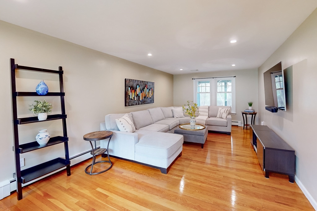 25 Lee Rd