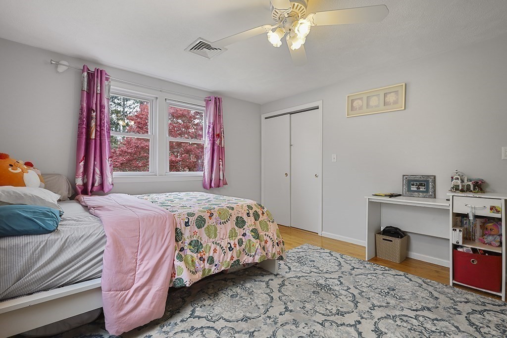 4 Plain St