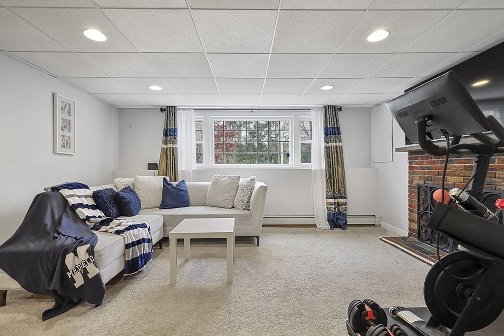 4 Plain St