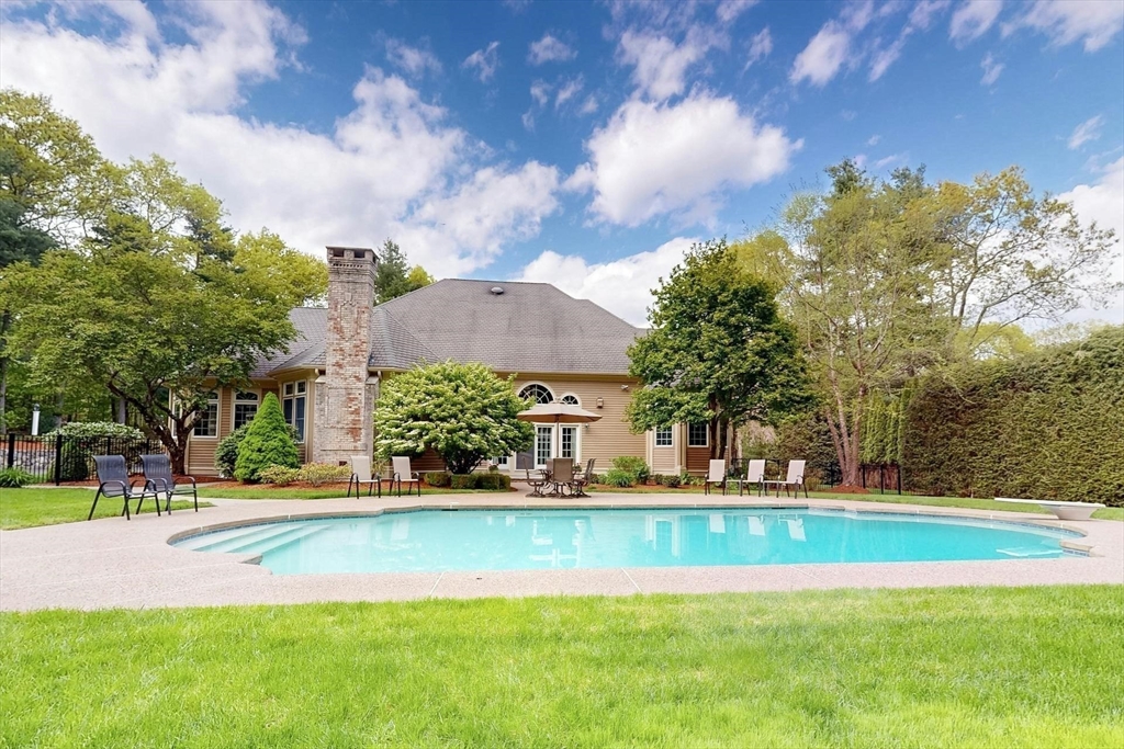 34 High Ridge Cir
