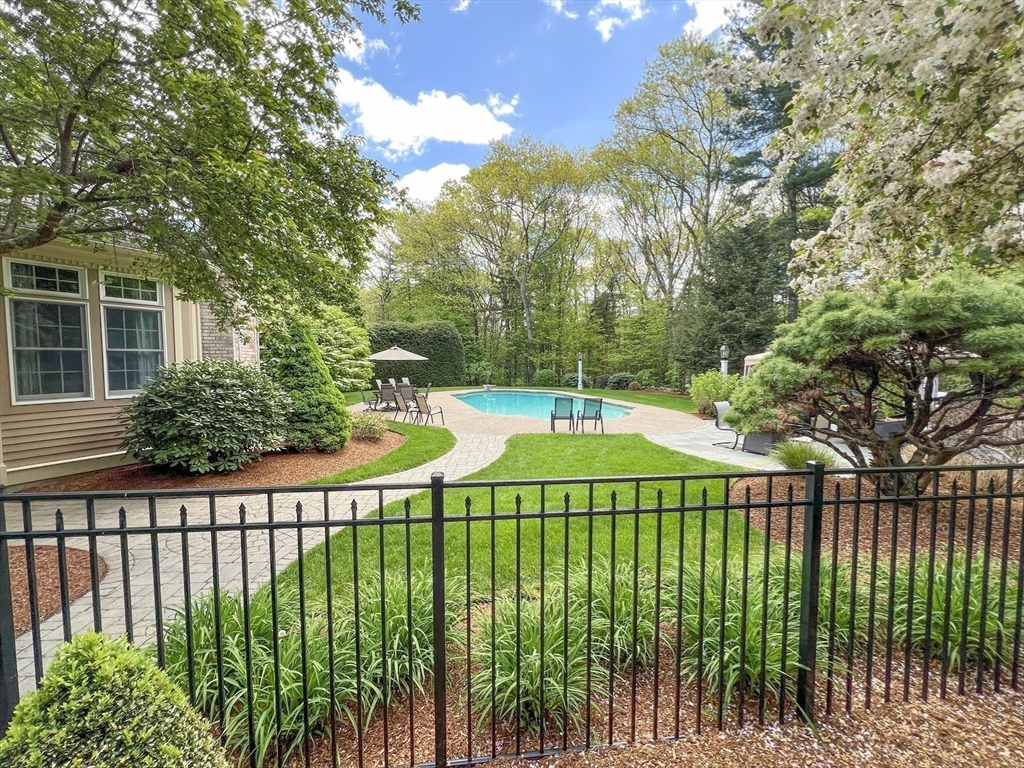 34 High Ridge Cir