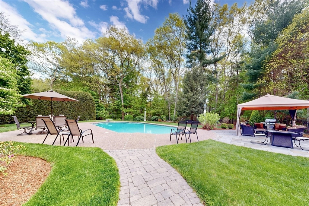 34 High Ridge Cir