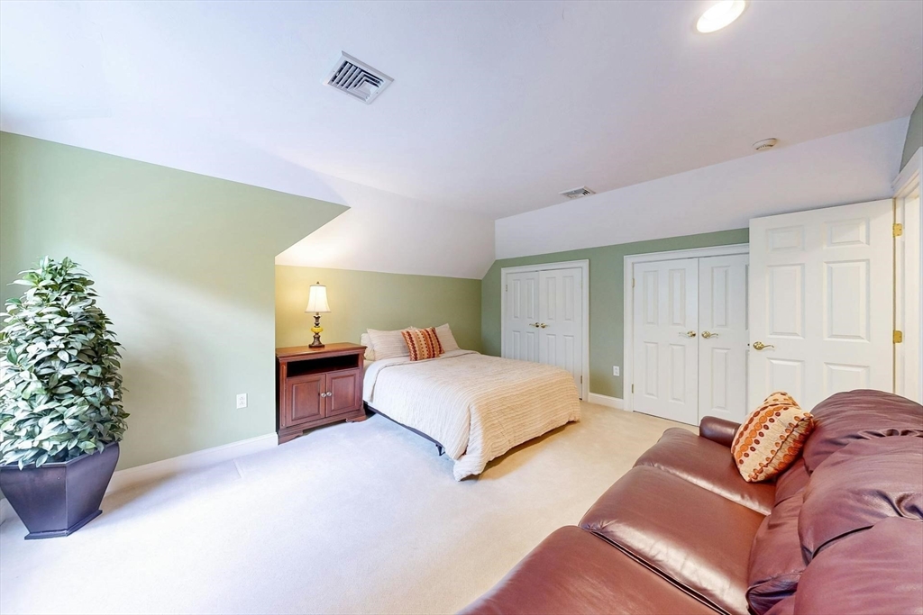 34 High Ridge Cir