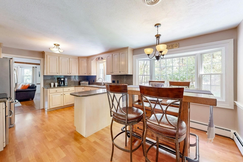 27 Cheney Pond Rd