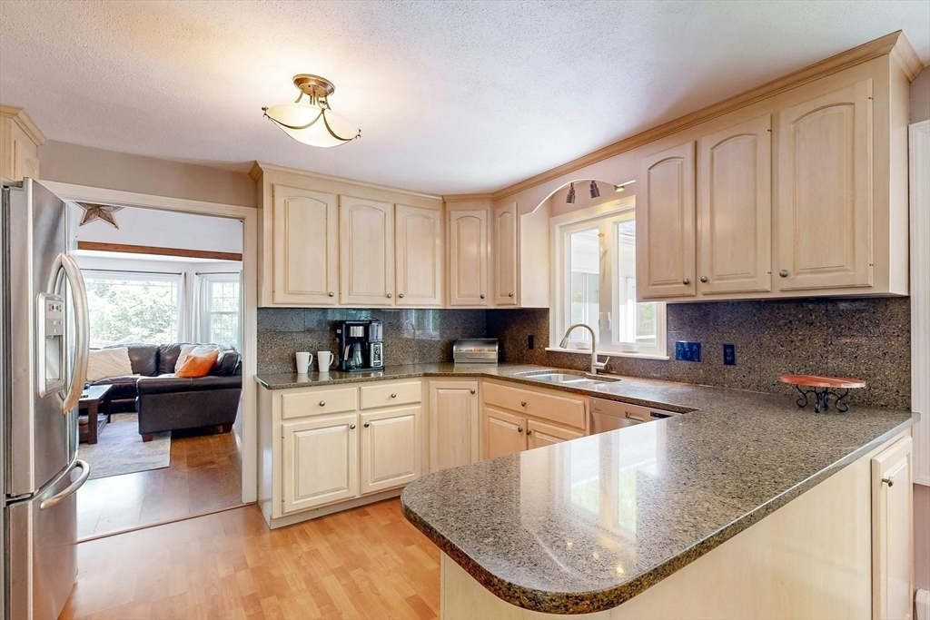 27 Cheney Pond Rd