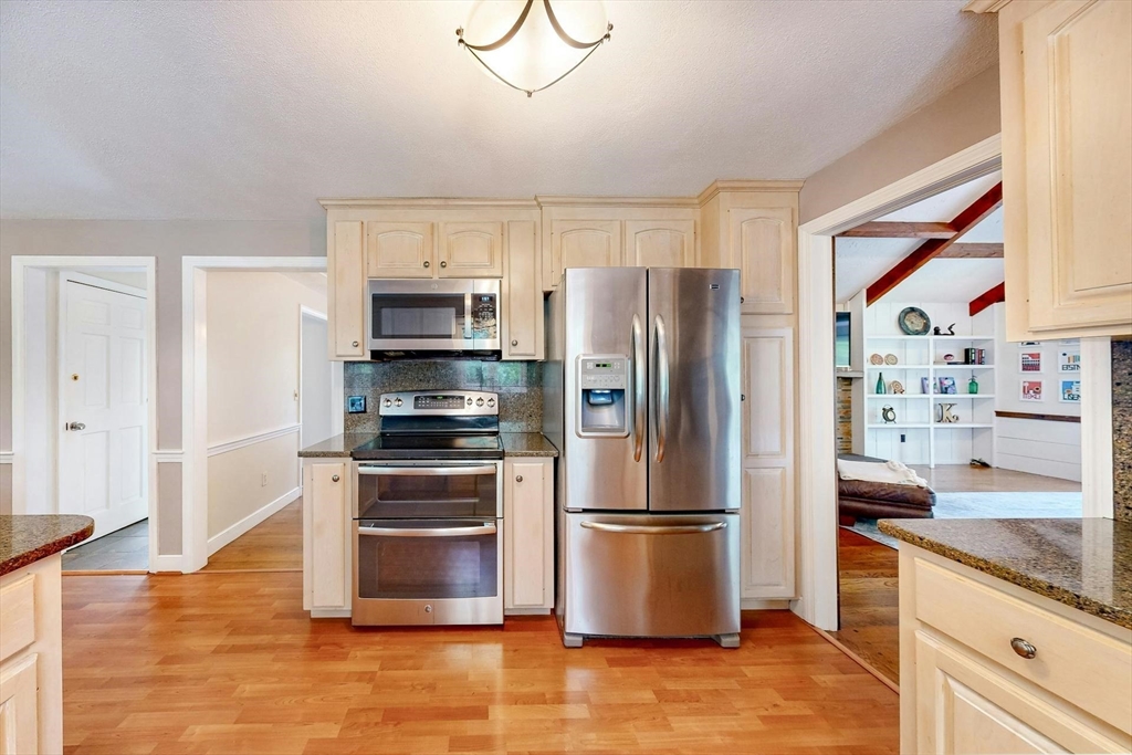 27 Cheney Pond Rd