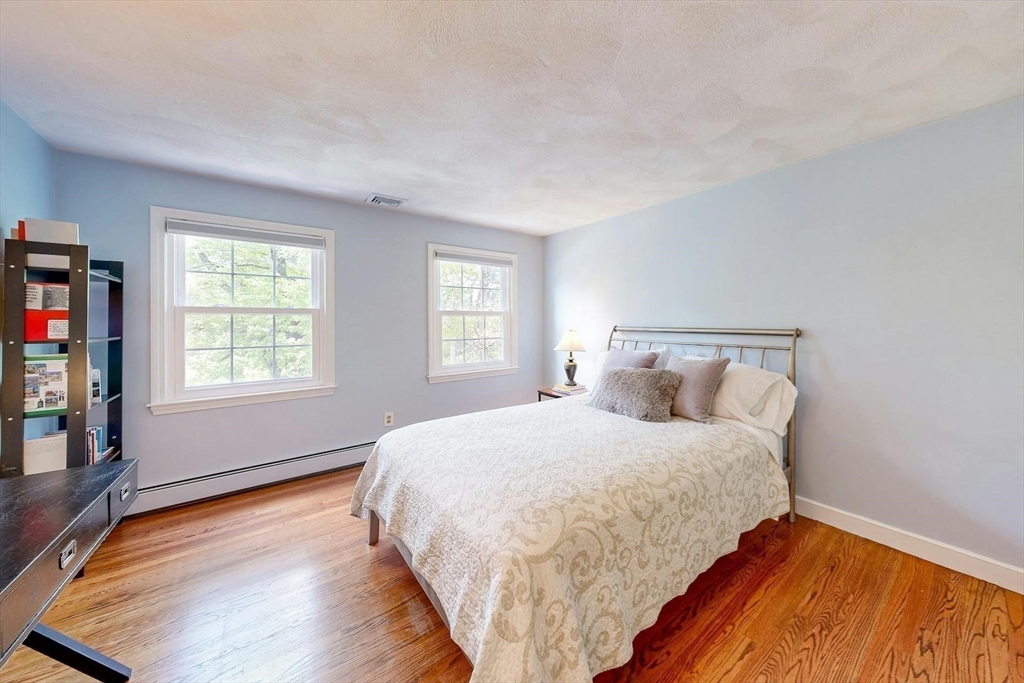 27 Cheney Pond Rd