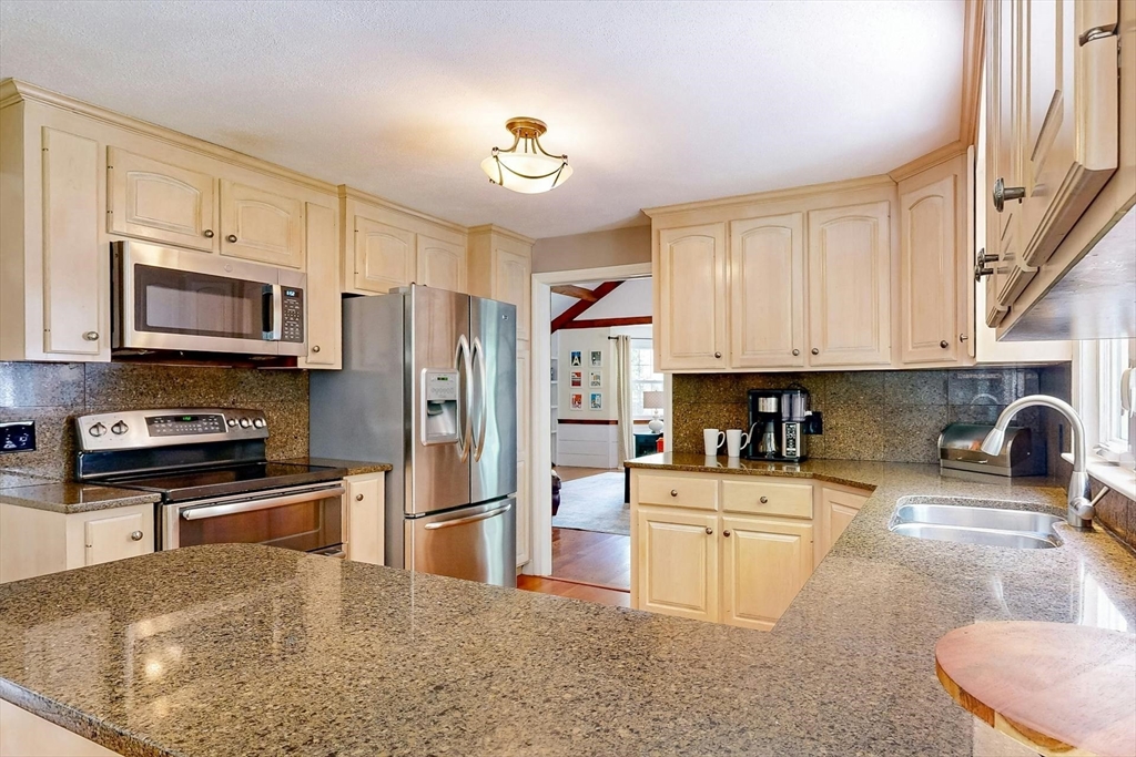 27 Cheney Pond Rd