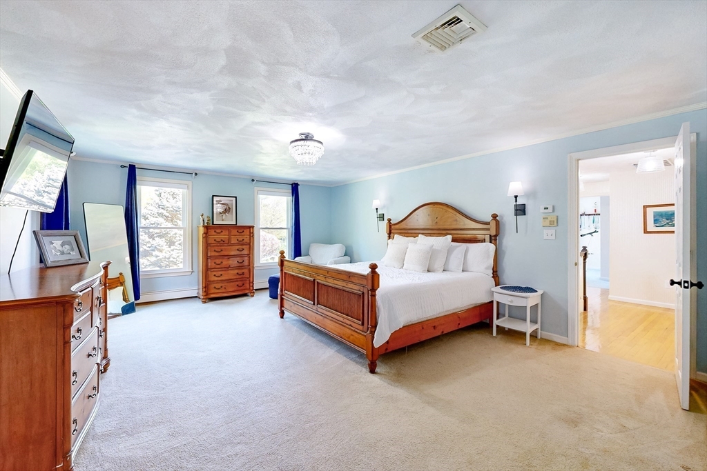 6 Pond View Ave