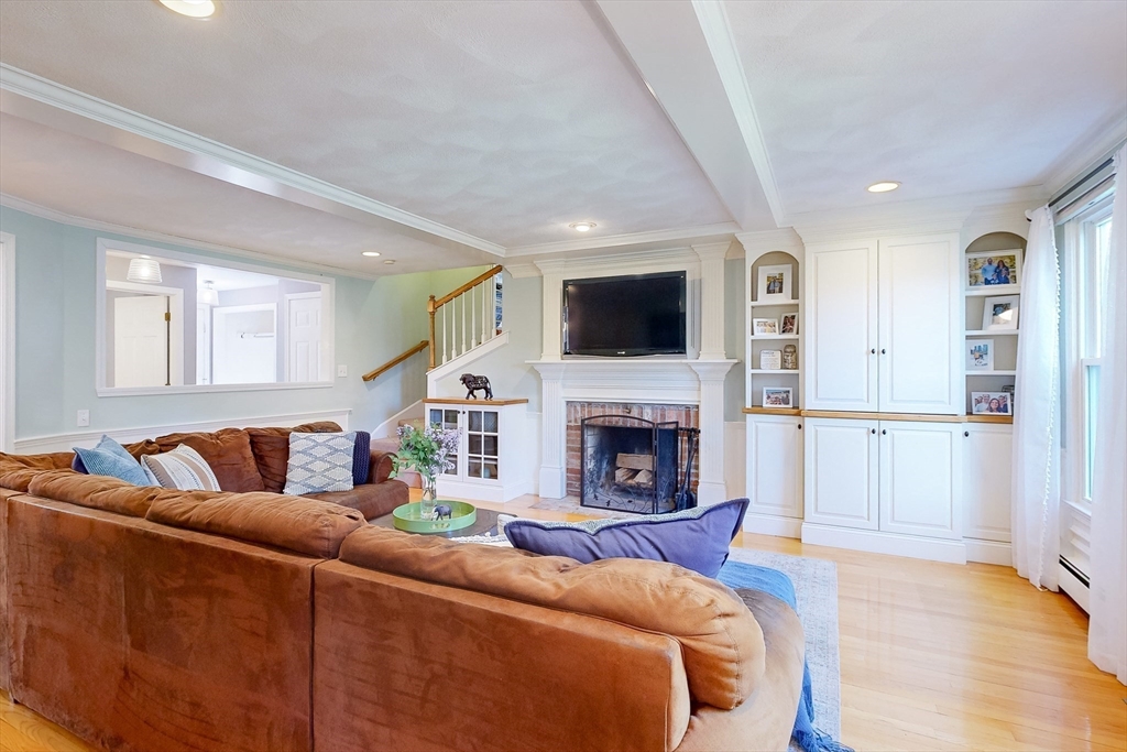 6 Pond View Ave