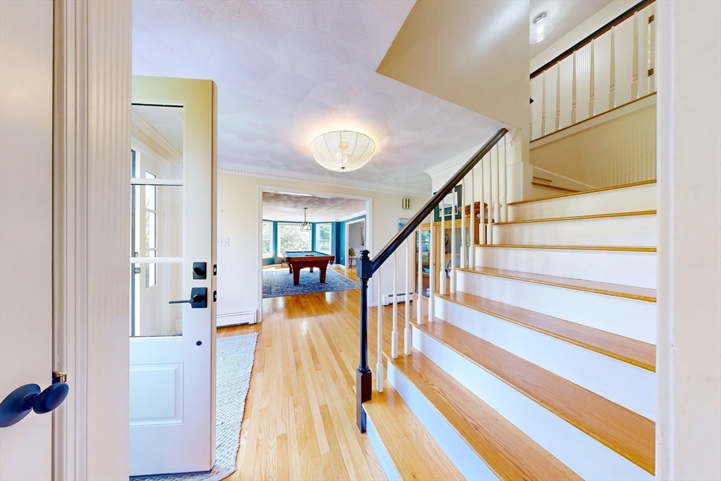 6 Pond View Ave