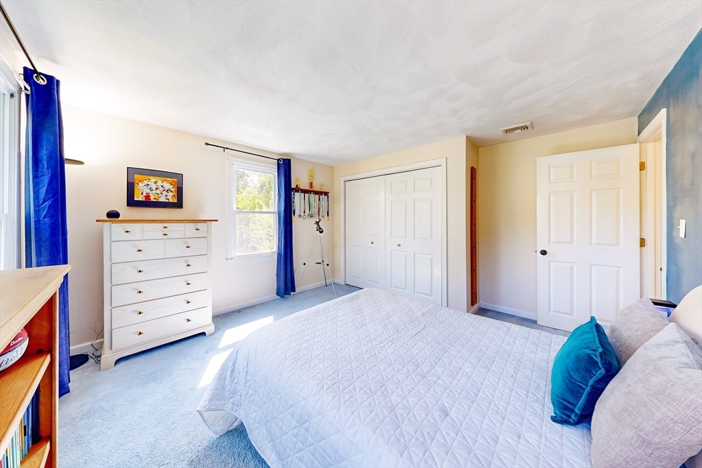 6 Pond View Ave