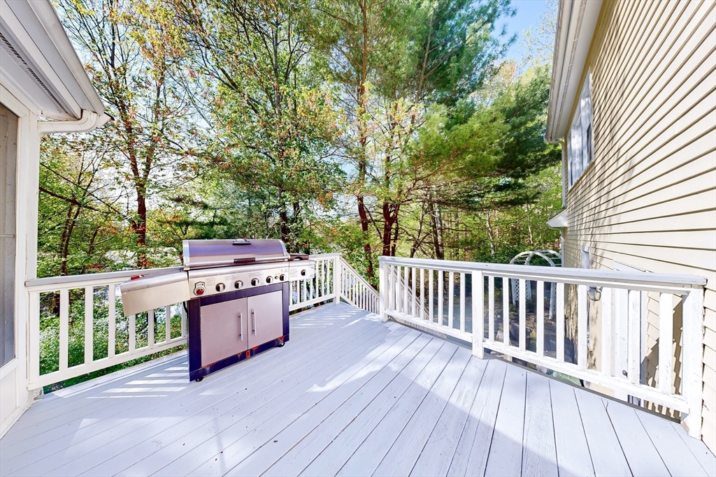 6 Pond View Ave