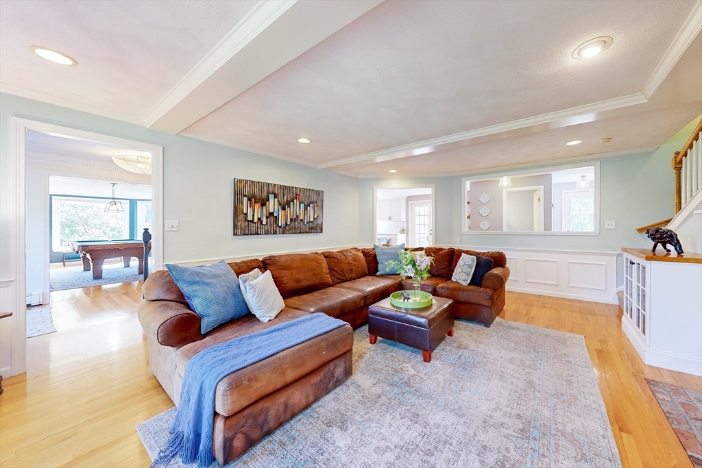 6 Pond View Ave