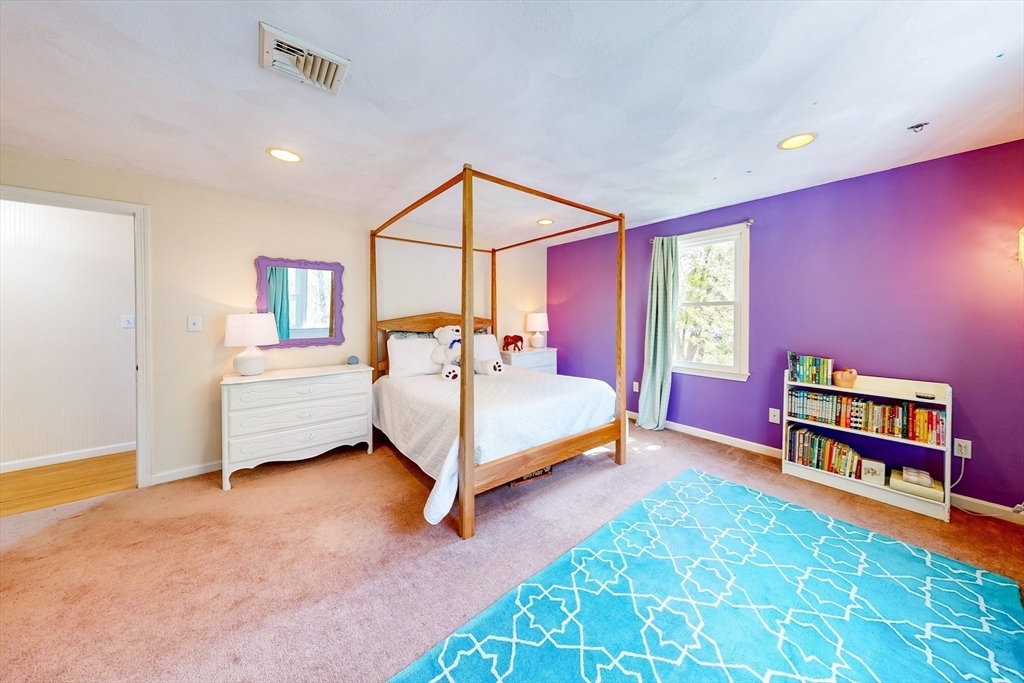 6 Pond View Ave