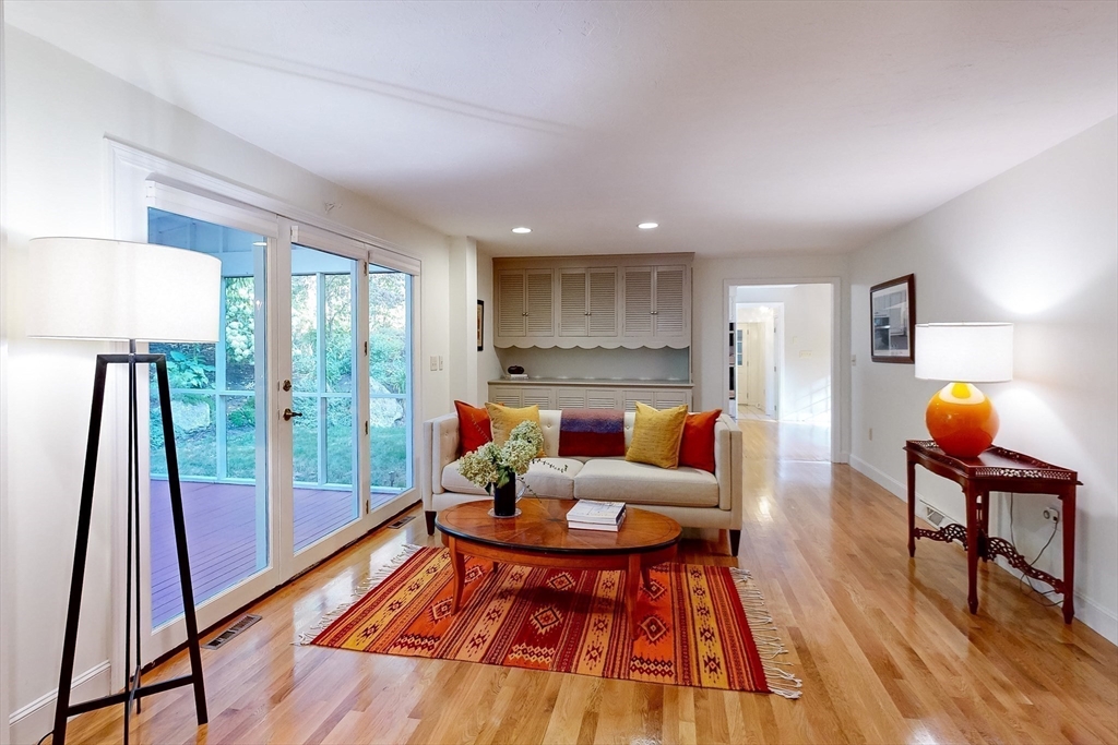 4 Deerfield Dr