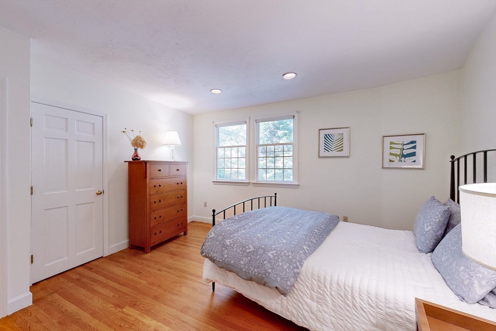 4 Deerfield Dr
