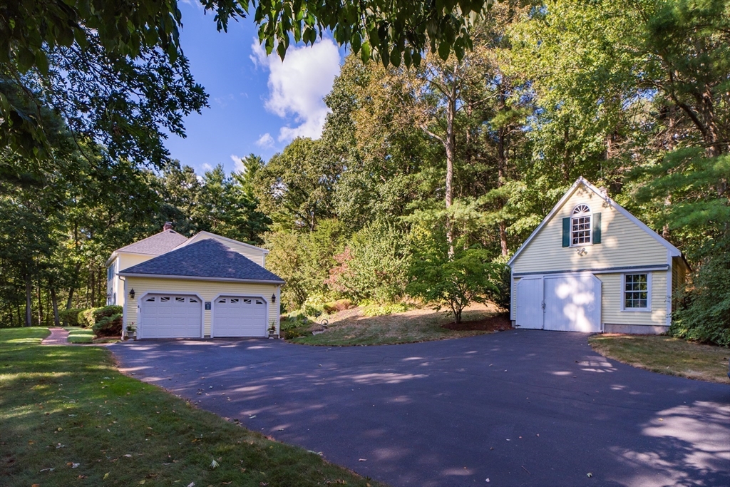 4 Deerfield Dr