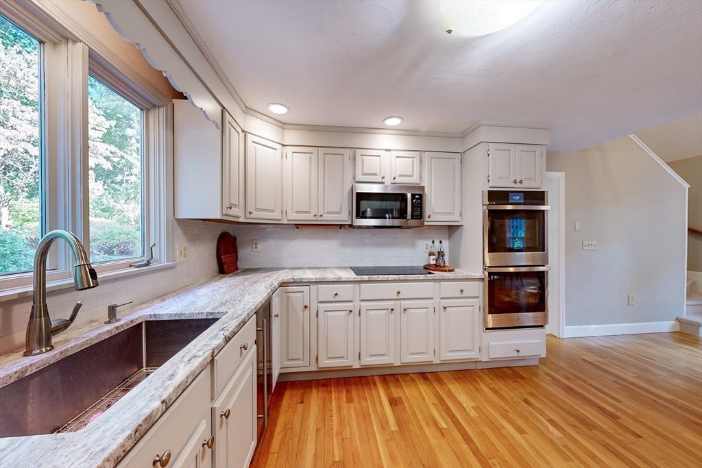 4 Deerfield Dr