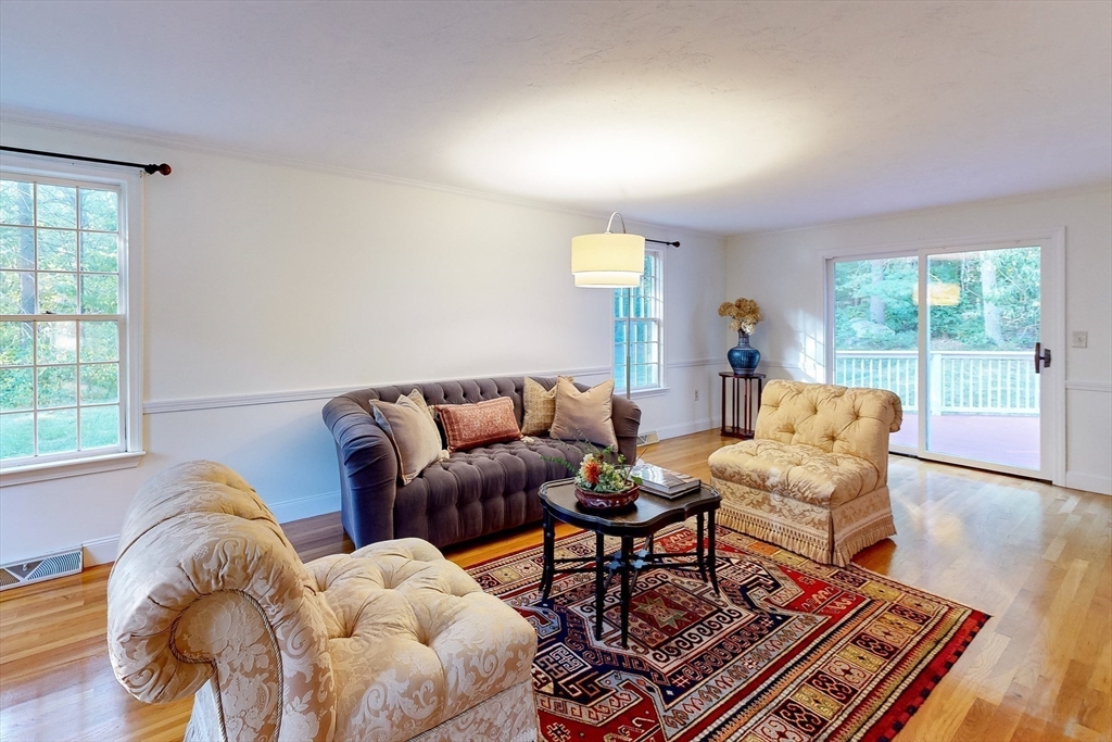 4 Deerfield Dr