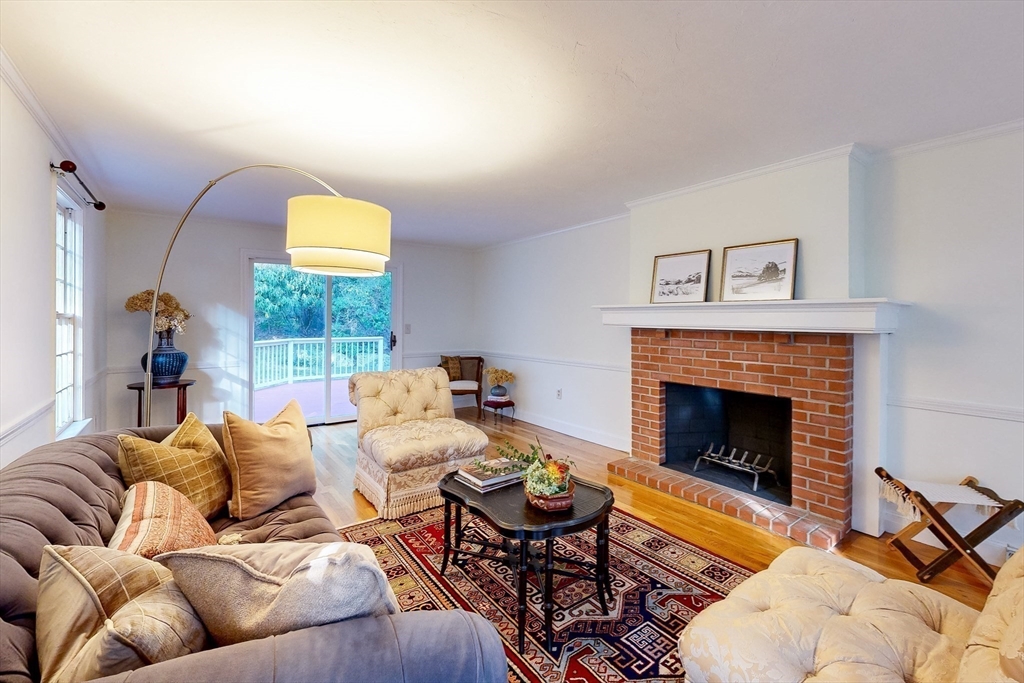 4 Deerfield Dr