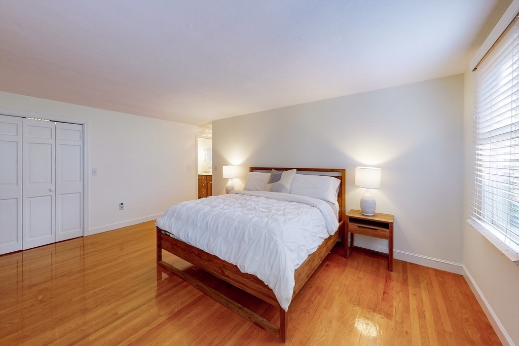 4 Deerfield Dr