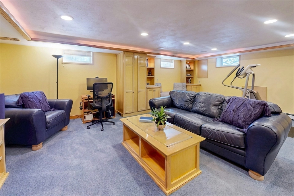 52 Indian Hill Rd