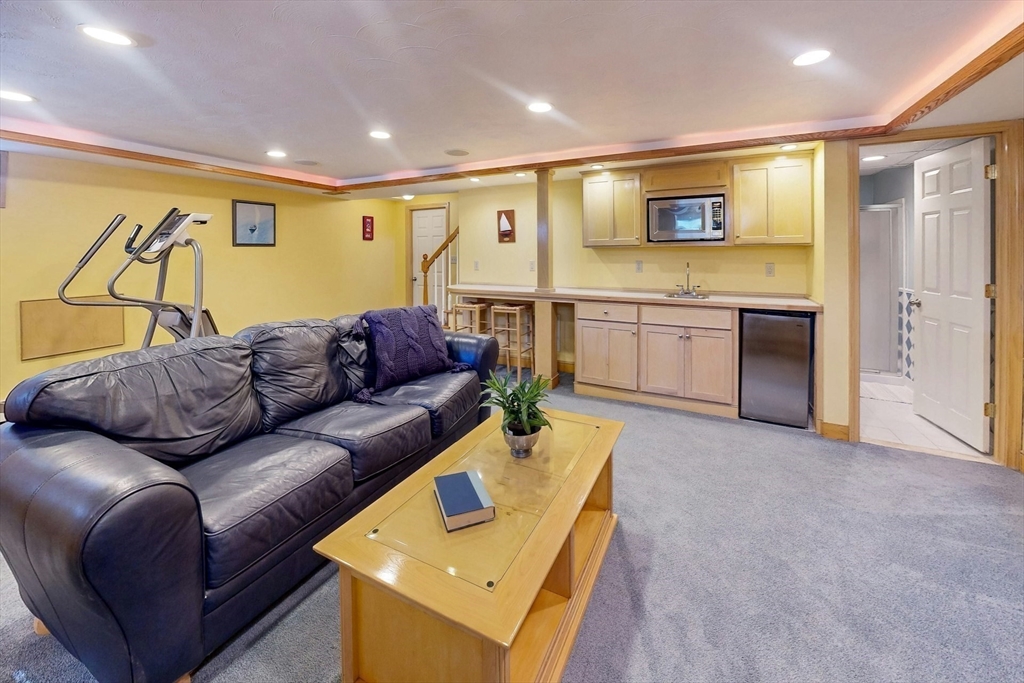 52 Indian Hill Rd