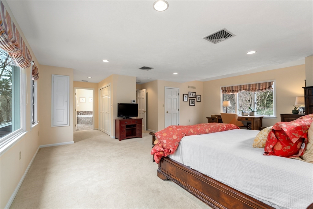 10 Pederzini Dr