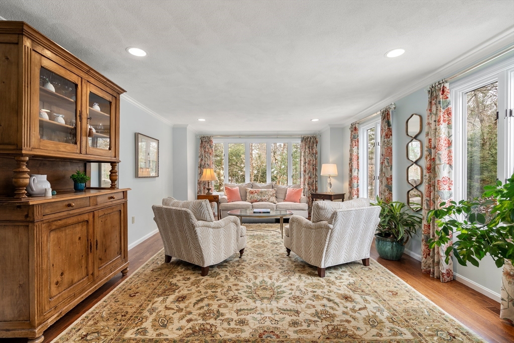 10 Pederzini Dr