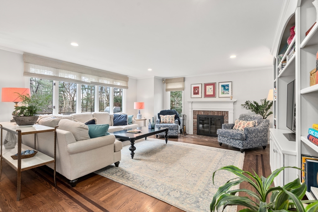 10 Pederzini Dr