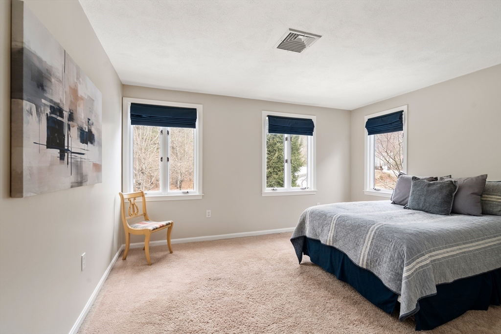 10 Pederzini Dr