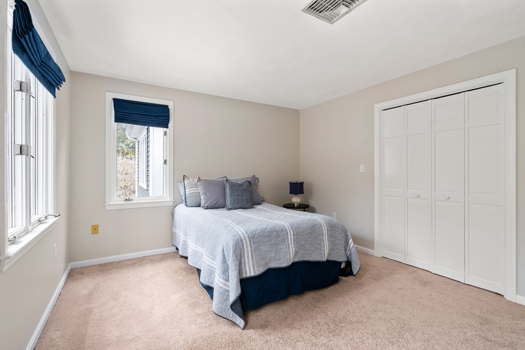 10 Pederzini Dr