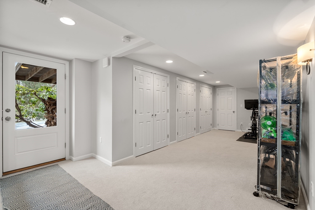10 Pederzini Dr