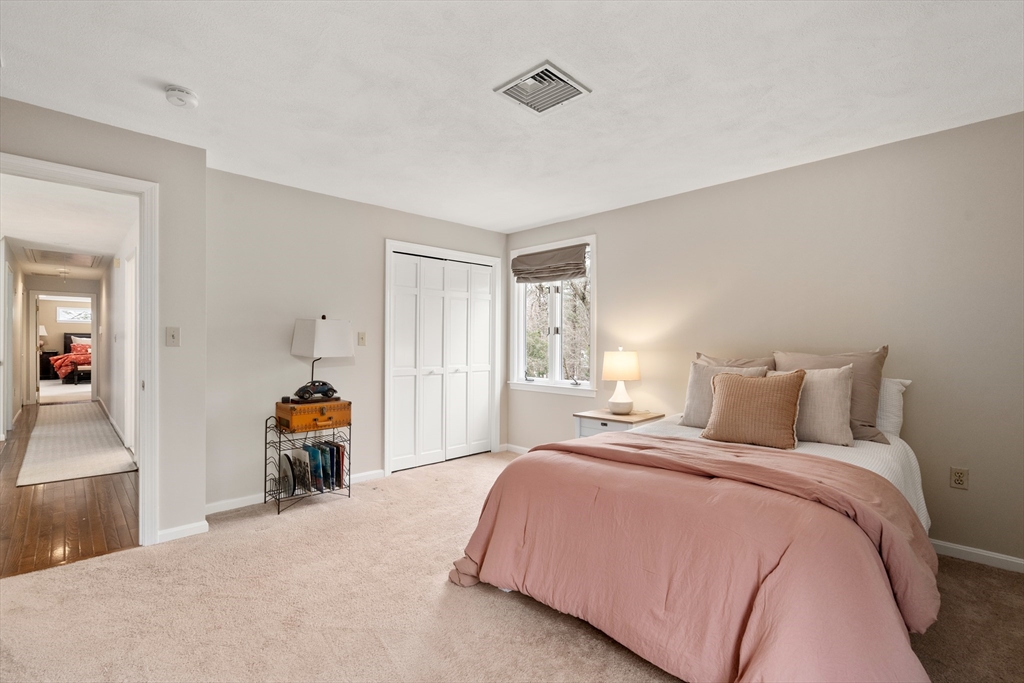 10 Pederzini Dr
