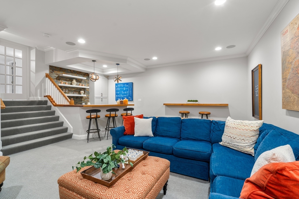 10 Pederzini Dr