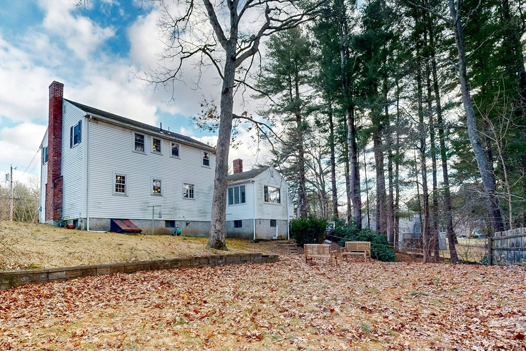 65 Colonial Rd