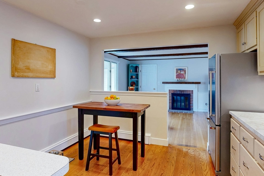 65 Colonial Rd