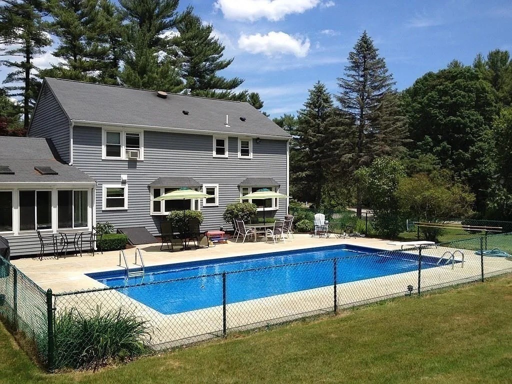 45 Stanhope Dr