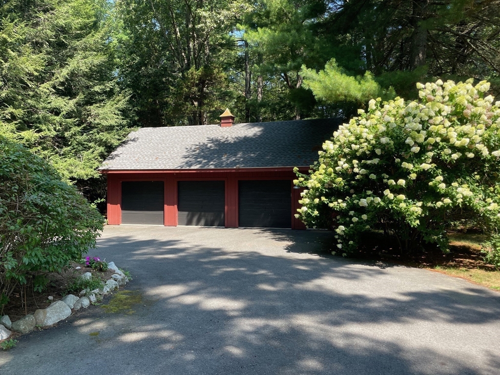 26 Rocky Ln