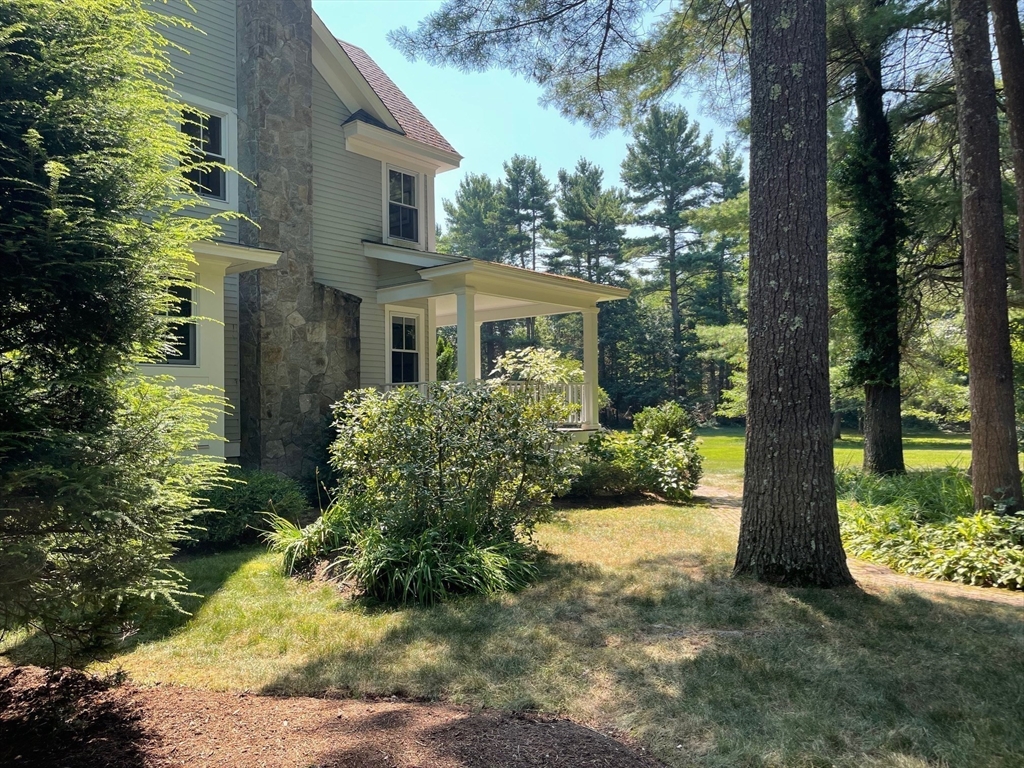 26 Rocky Ln